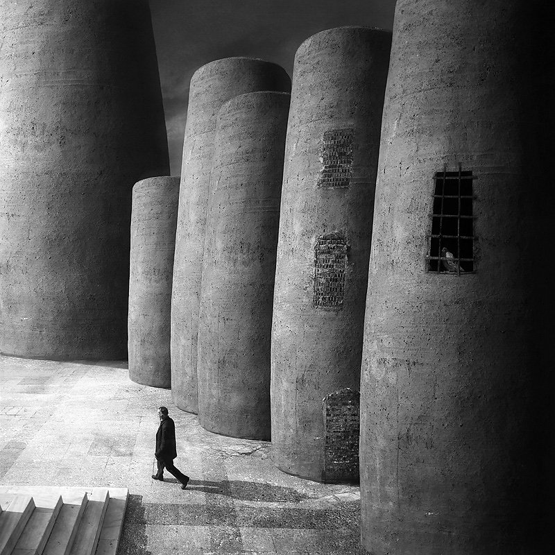 "Marcin Sacha" photography art fascinating chiaroscuro surreal loneliness "abandoned places" dark "black and white" dystopia